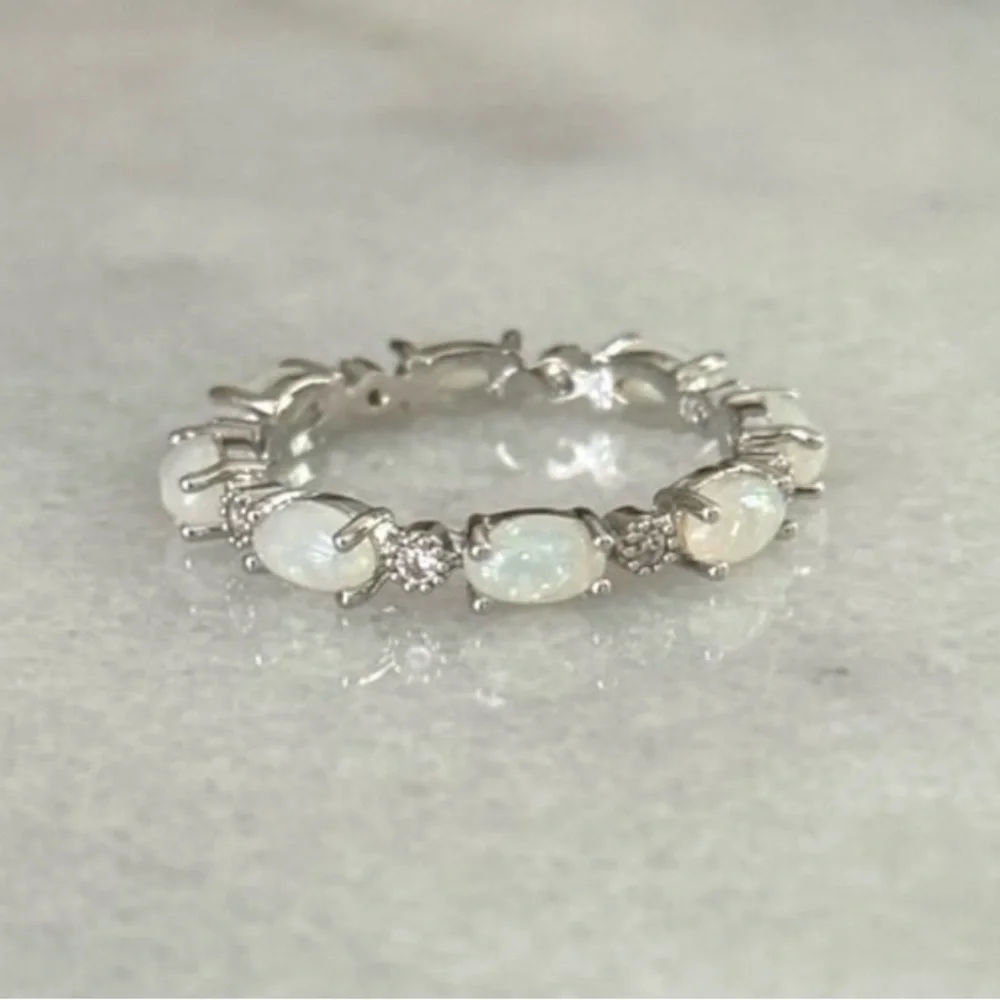 Silver Opal Crystal Pave Princess Ring
Brand New
Size 6 - Picture 1 of 4